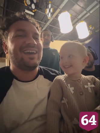 Саратовский актер поделился кадрами с площадки новых «Праздников»